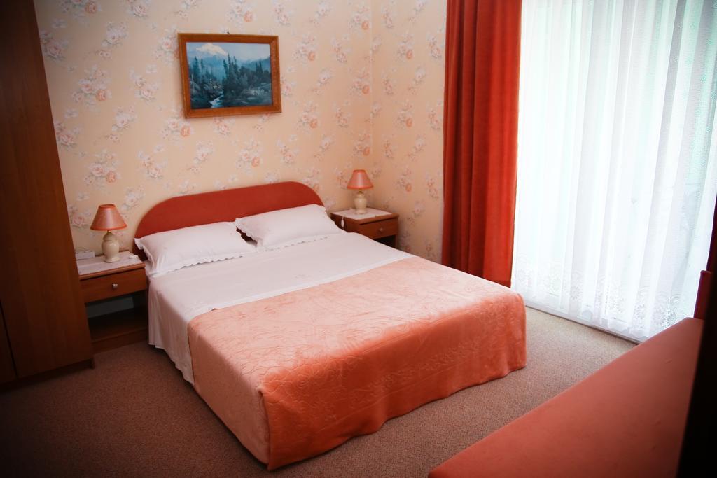 Apartments Katarine Zrinske Vodice Extérieur photo