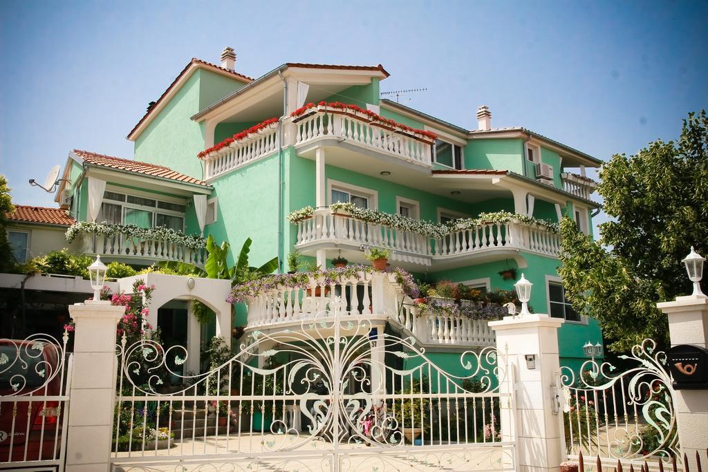 Apartments Katarine Zrinske Vodice Extérieur photo